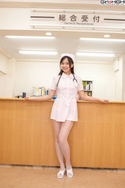 脱美女衣服亲摸揉视频